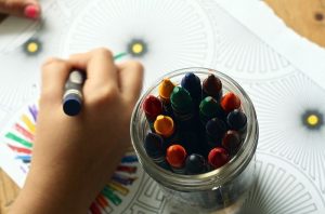 Kreatywne kolorowanki dla dzieci, dlaczego warto je kupować?